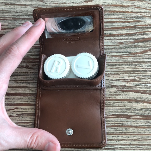 Coach brown leather contact case - Picture 2 of 4